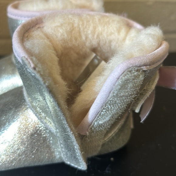 UGG Boots For Infant Girl - Picture 3 of 5